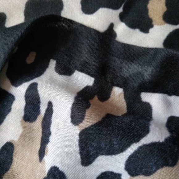 New! Large Animal Print Scarf - Picture 11 of 11